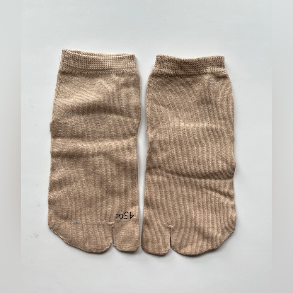 Japan brand 45r Beige Split-Toe Casual Socks